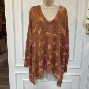 SHOW ME YOUR MUMU - HUG ME SWEATER
ROSY LEOPARD KNIT SWEATER